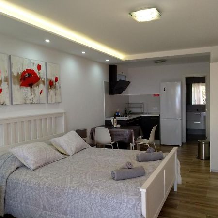 דירות ארפו Modern Seaview Studio מראה חיצוני תמונה